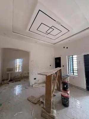 2bdrm Duplex in Kolapo Ishola Gra, Akobo for rent