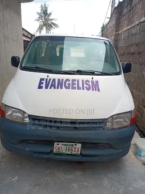 Toyota HiAce 2000 White
