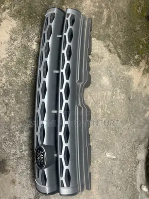 Front Grill Range Rover Evoque 2012