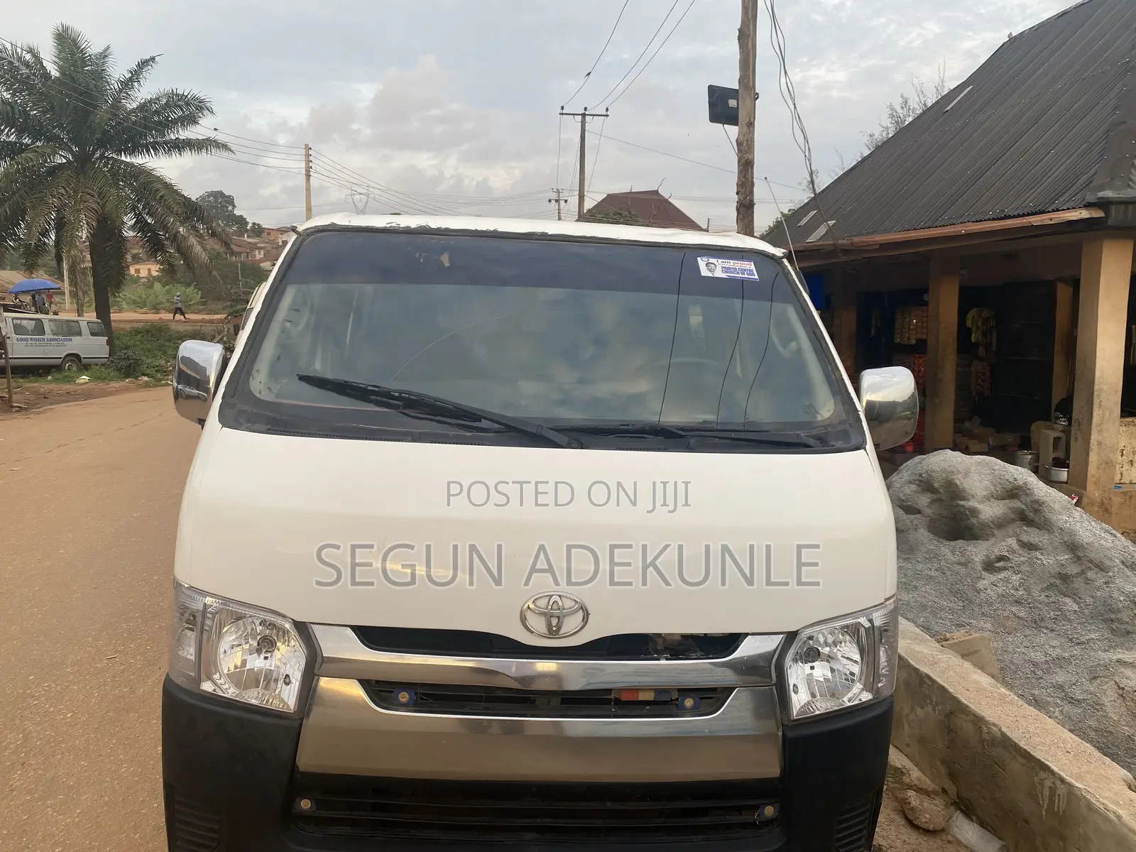 Toyota HiAce 2010 White