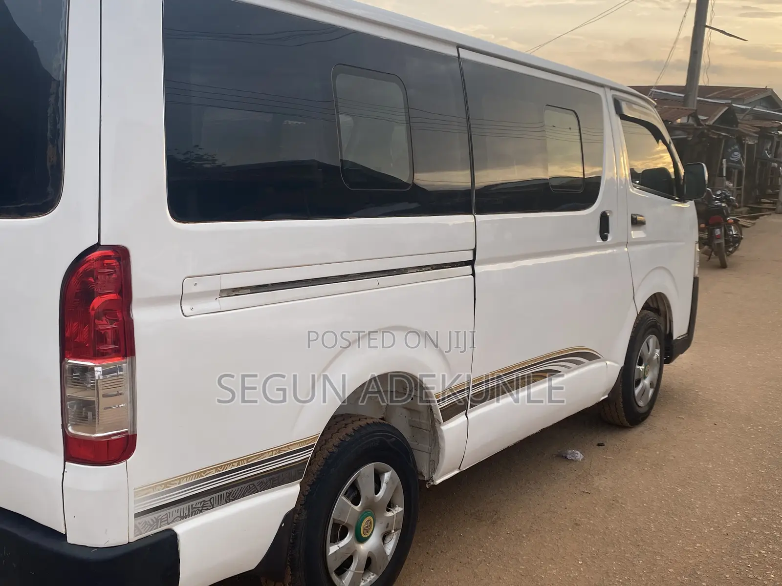 Toyota HiAce 2010 White