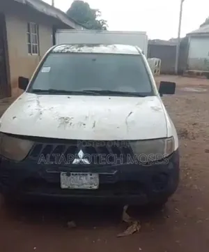 Mitsubishi L200 2008 White