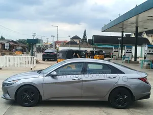 Hyundai Elantra Limited 2023 Gray