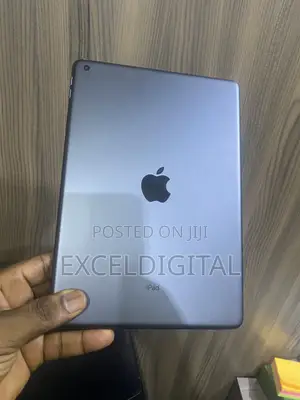 Apple iPad 10.2 (2021) 64 GB Gray