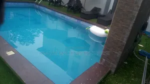 Swimming Pool Trampoline For Residential