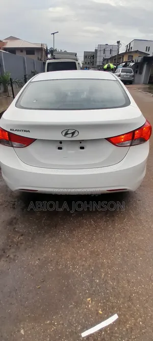 Hyundai Elantra Limited 2012 White
