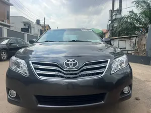 Toyota Camry XLE 4dr Sedan (2.4L 4cyl 5A) 2009 Gray