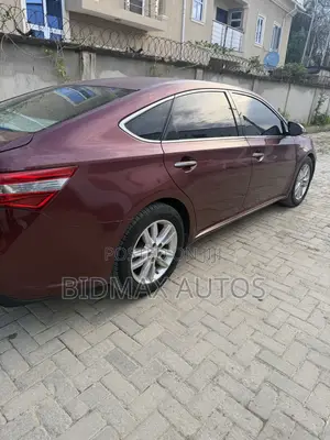 Toyota Avalon Limited Sedan FWD (3.5L 6cyl 6A) 2013 Burgundy