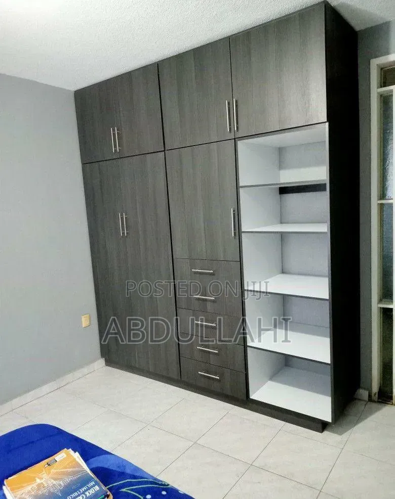 Four Face Standard Wardrobe