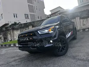 Toyota Hilux 2023 Black