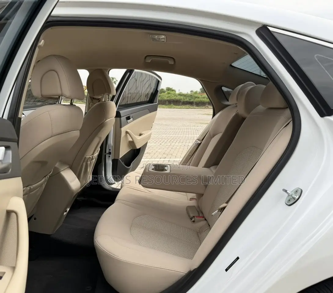 Hyundai Sonata SE 2017 White