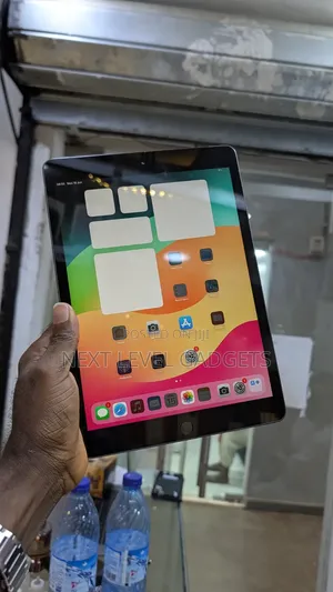 Apple iPad 10.2 (2019) 32 GB Gray