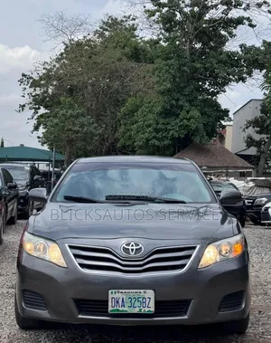Toyota Camry 2011 Gray