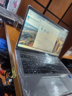 Laptop HP ZBook Firefly G8 16GB Intel Core i5 SSD 512GB