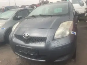 Toyota Yaris 2010 Gray