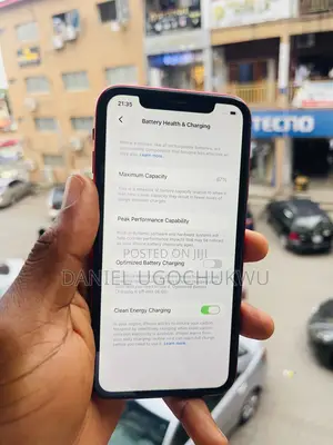 Apple iPhone 11 64 GB Red