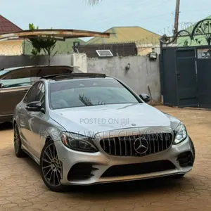Mercedes-Benz GLC-Class GLC250 Sport Utility 4-Door (2.0L, 4cyl Turbo)
