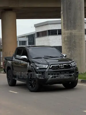 Toyota Hilux SR5 4x4 2013 Black
