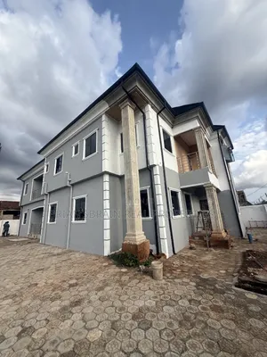 2bdrm Block of Flats in Briansbrain, Benin City for rent