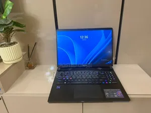 Laptop MSI Raider GE68HX 13VI-202US 32GB Intel Core i9 SSD 1T