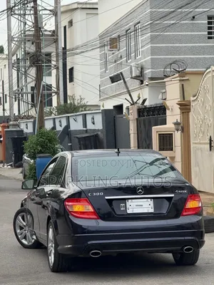 Mercedes-Benz C300 2011 Blue