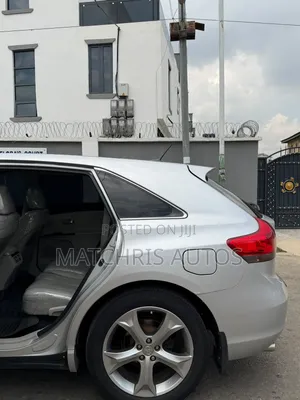 Toyota Venza 2011 Silver