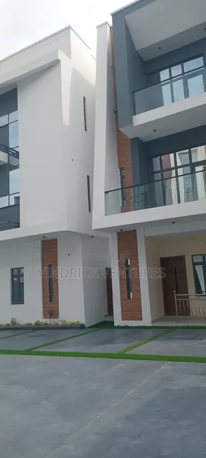 2bdrm Apartment in Lekki Scheme2 Estate for sale