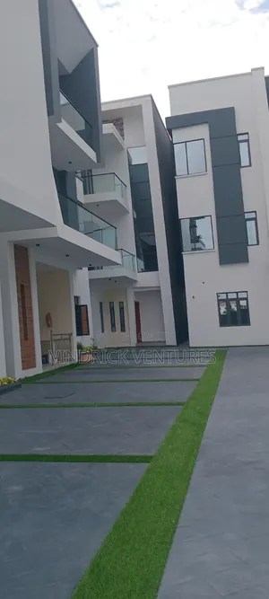 3bdrm Apartment in Lekki Scheme2 Phase for rent