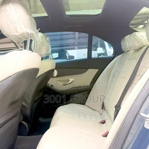 Mercedes-Benz C300 2016 Gray