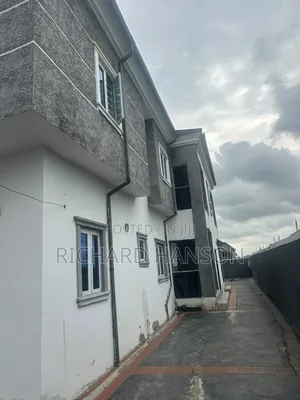 3bdrm Apartment in Secured, Olokonla for rent