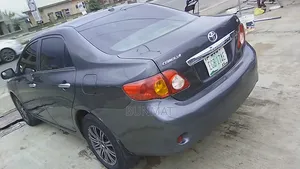Toyota Corolla LE 4dr Sedan (1.8L 4 cyl 4A) 2009 Gray