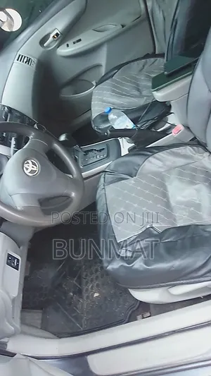 Toyota Corolla LE 4dr Sedan (1.8L 4 cyl 4A) 2009 Gray