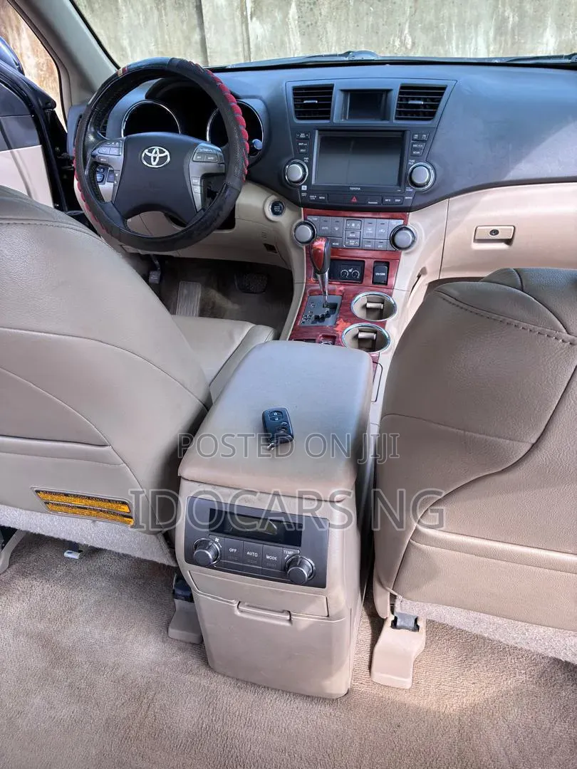 Toyota Highlander Limited 2010 Black