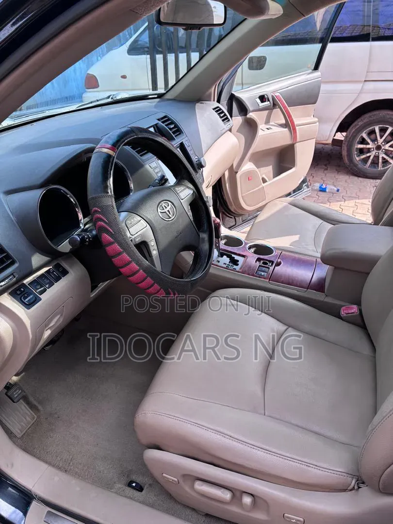 Toyota Highlander Limited 2010 Black