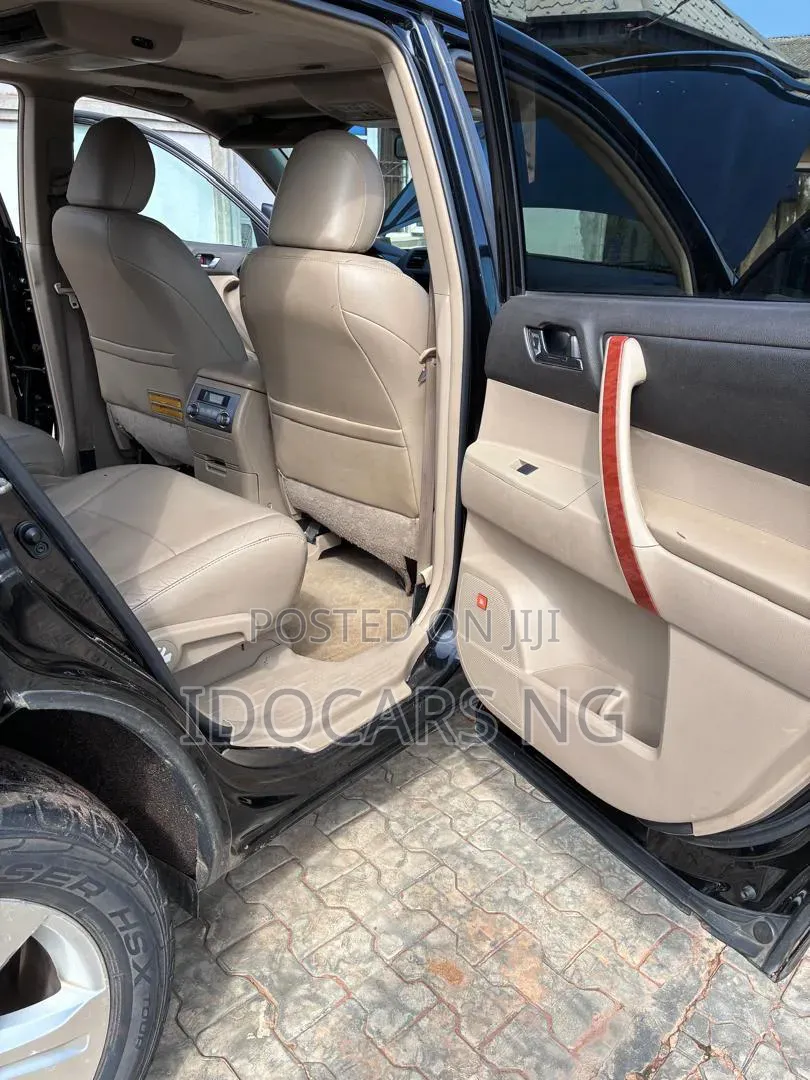 Toyota Highlander Limited 2010 Black