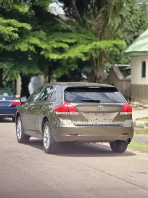 Toyota Venza 2011 Gold