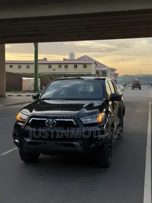 New Toyota Hilux 2023 Black