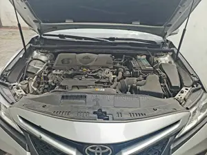 Toyota Camry 2018 Silver