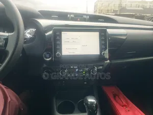 New Toyota Hilux 2021 Black