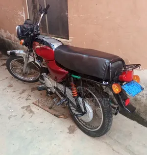 Bajaj Boxer 100 2023 Red