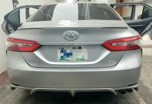 Toyota Camry 2018 Silver