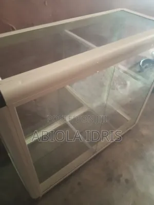 Show Glass