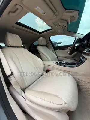 Mercedes-Benz E300 4Matic AWD Sedan (2.0L 4cyl 9A) 2017 Gray