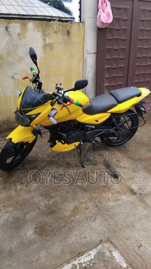 Bajaj Pulsar 220 F 2024 Yellow