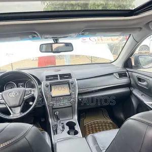 Toyota Camry XLE 4dr Sedan (2.5L 4cyl 6A) 2016 White