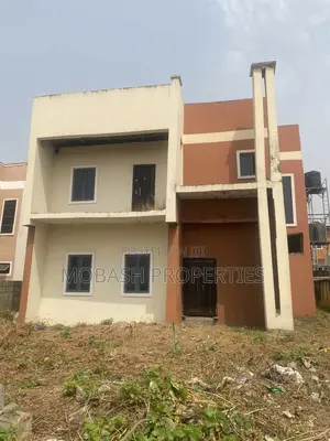 3bdrm Duplex in S&T Estate Jericho for sale