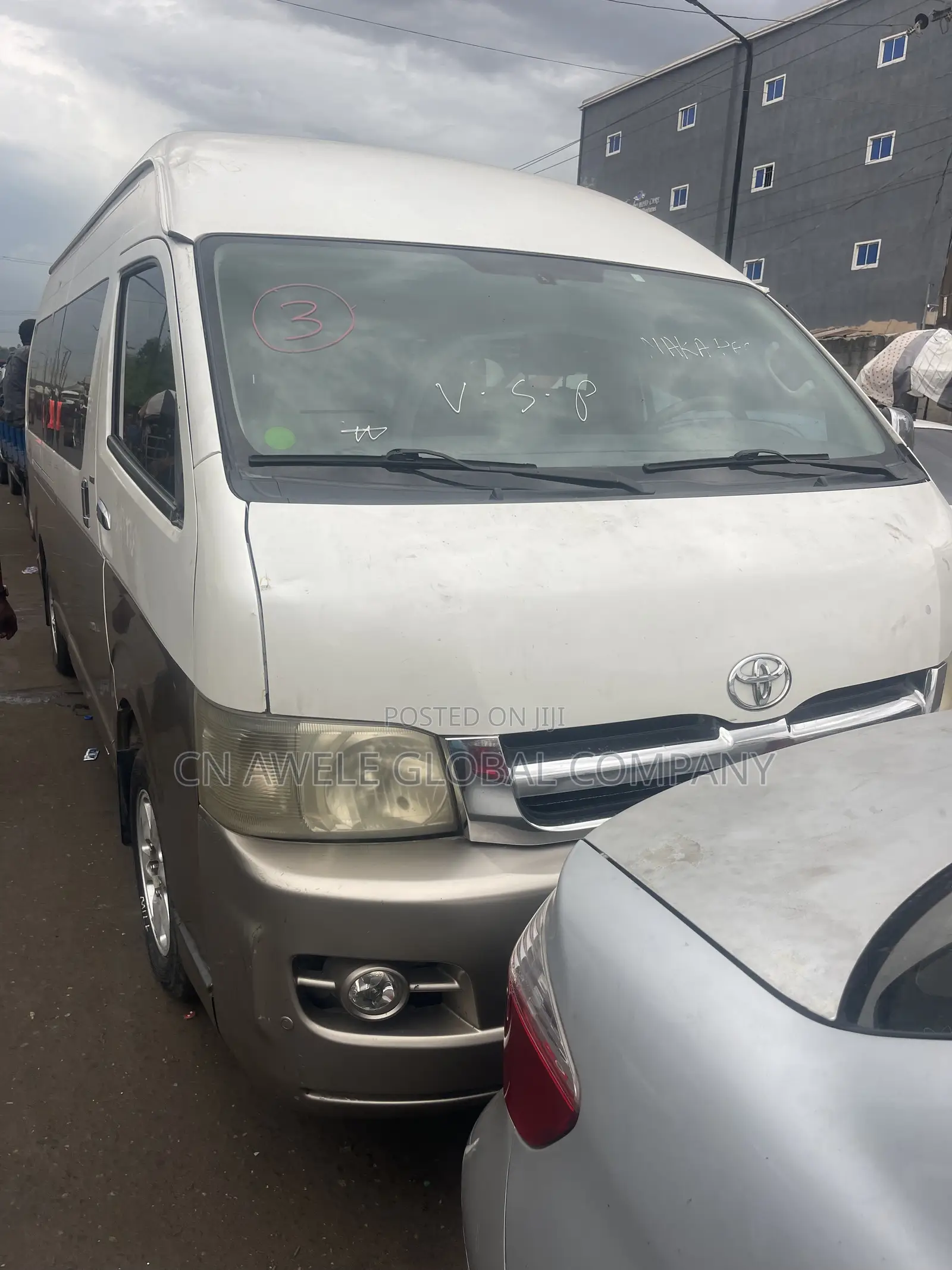 Toyota HiAce 2013 Brown