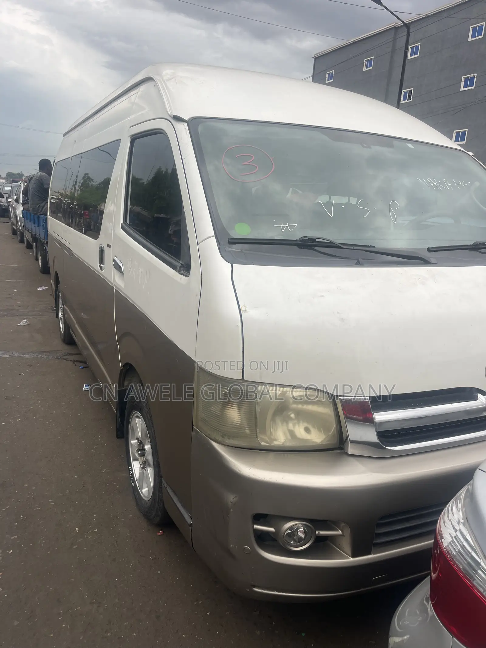 Toyota HiAce 2013 Brown