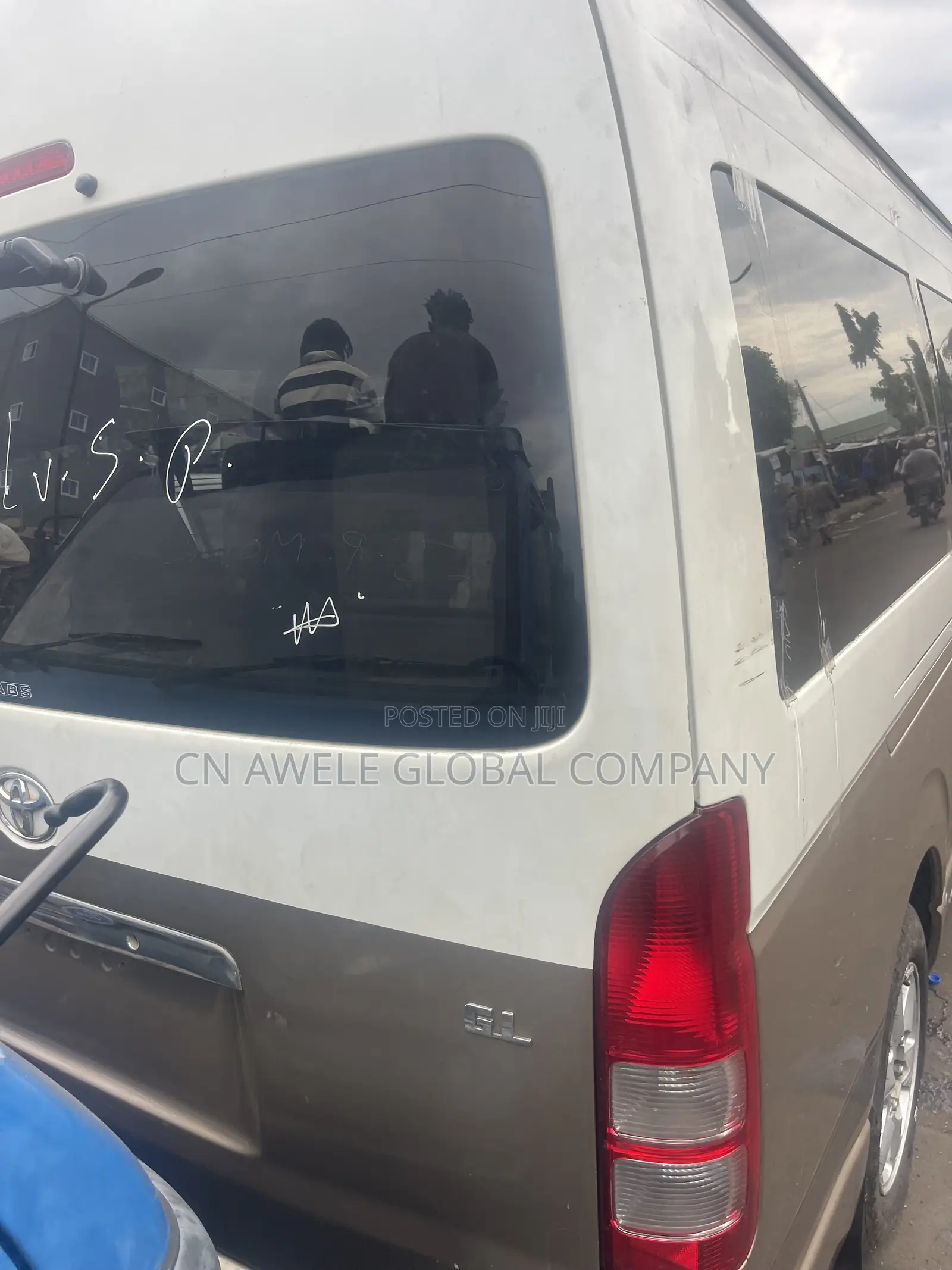 Toyota HiAce 2013 Brown