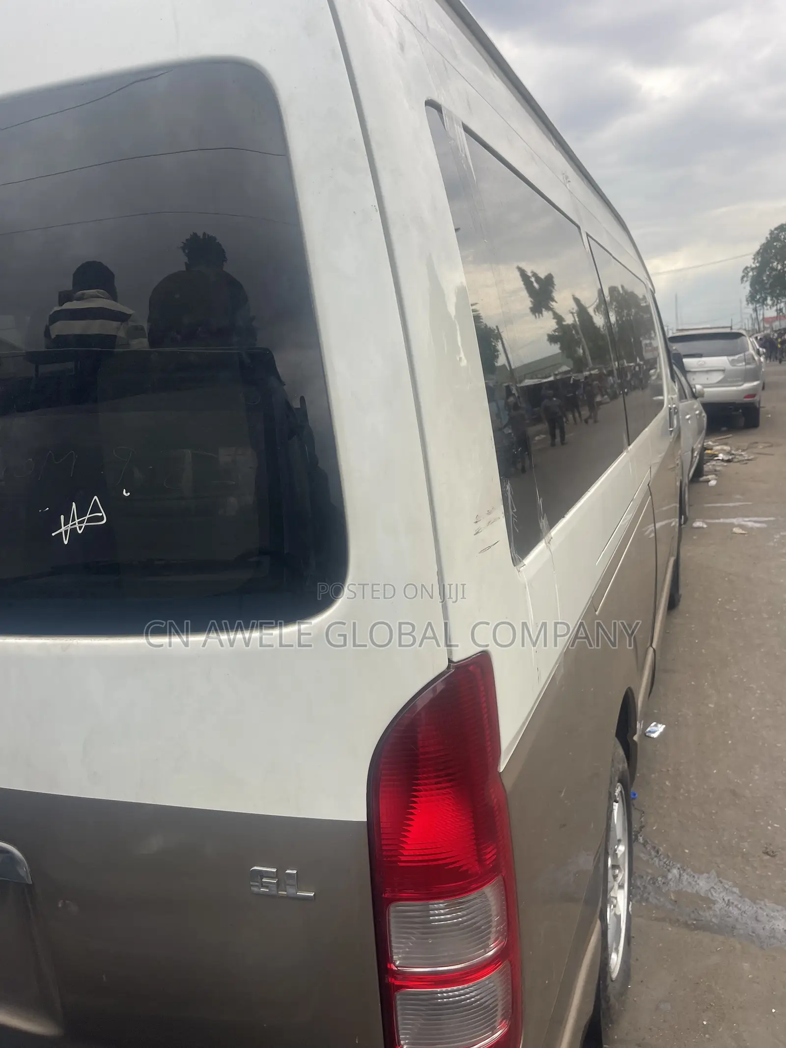 Toyota HiAce 2013 Brown